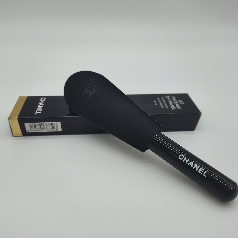 CHANEL No110 Blush Brush Les Pinceaux De Chanel New In Box Full Size NIB